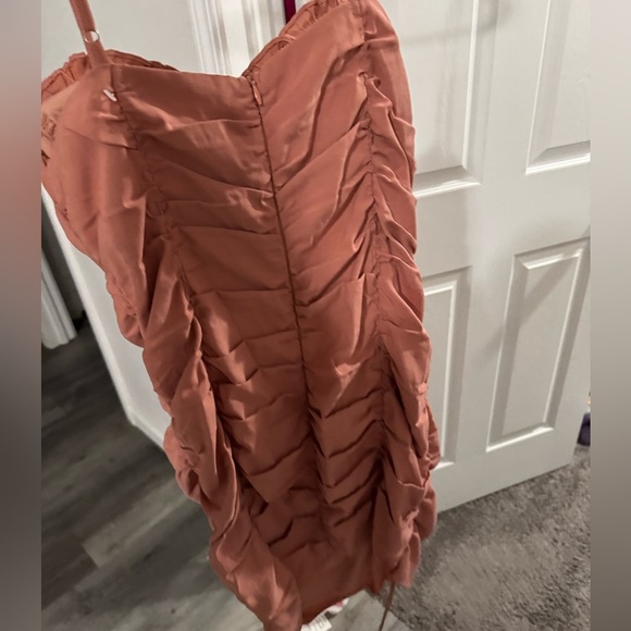 BNWT Storia Ruched Mini Dress - Picture 4 of 4